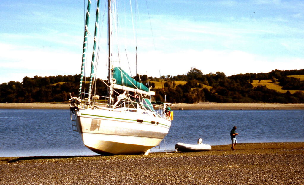 Aventura III rests on the hard