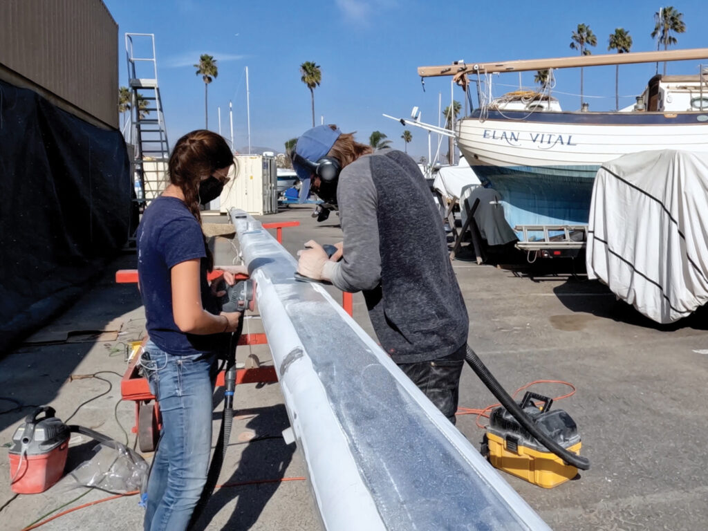 Removing paint from the mast