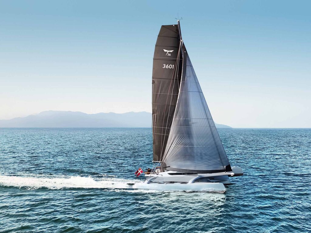 Dragonfly 36 trimaran on the water