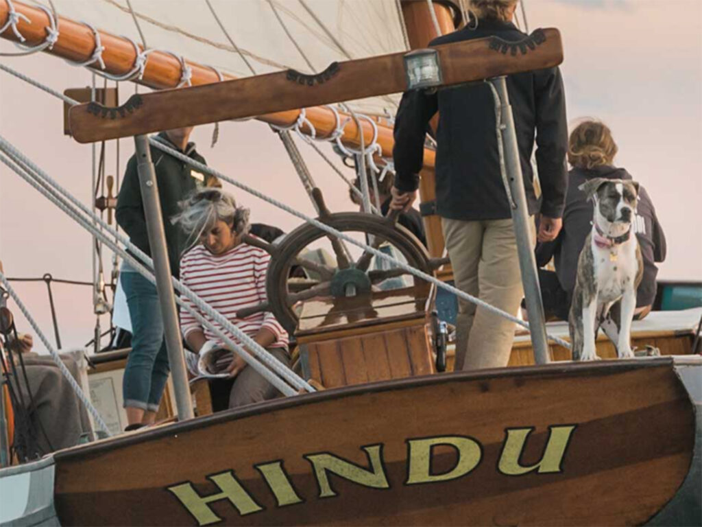 The schooner Hindu at sea