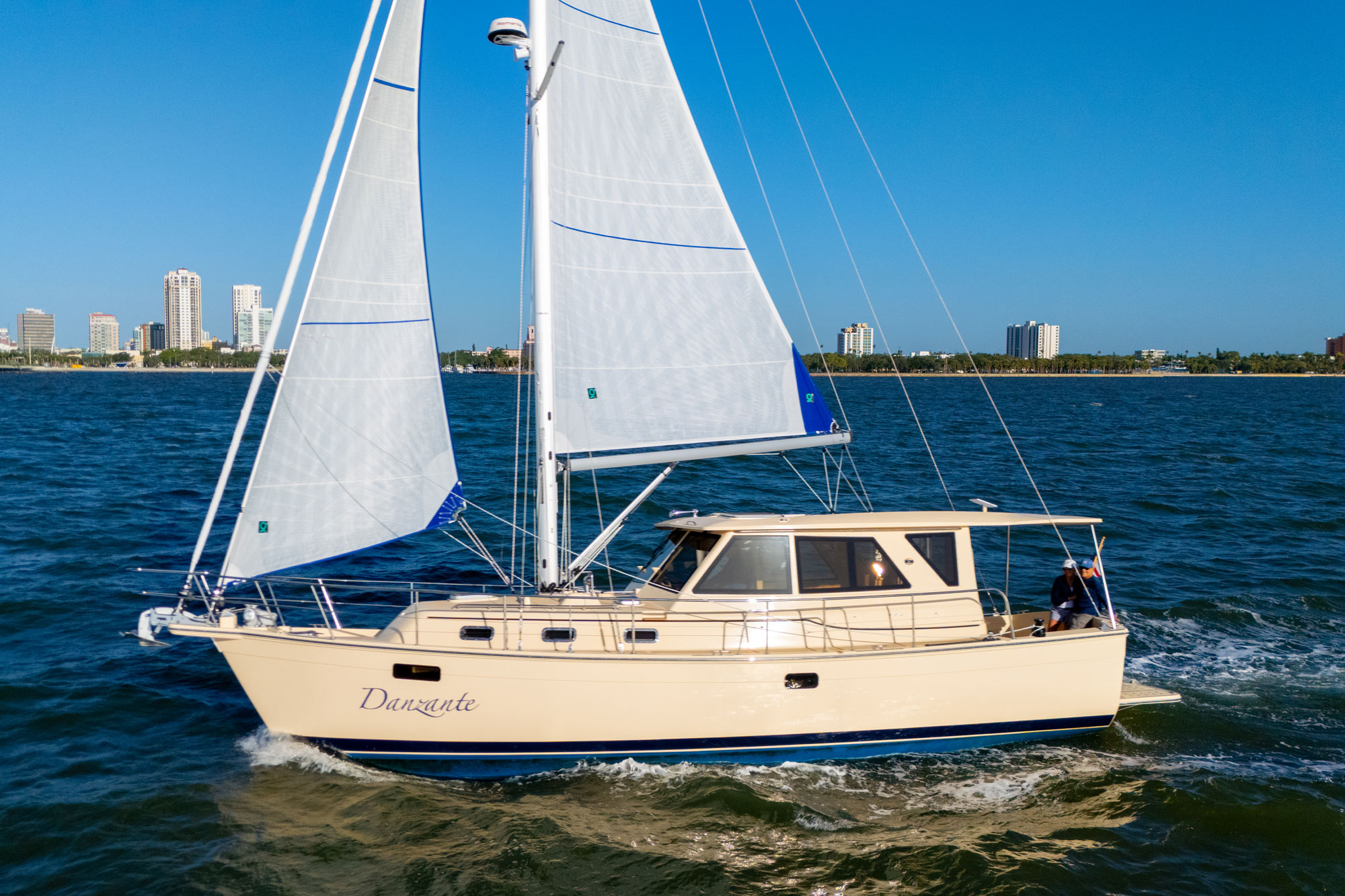 Island Packet 42 Motor Sailer